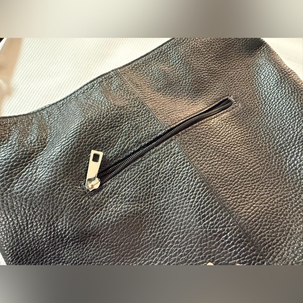 Borse in Pelle Soft Pebble Leather Black Crossbody Bag - Picture 8 of 14